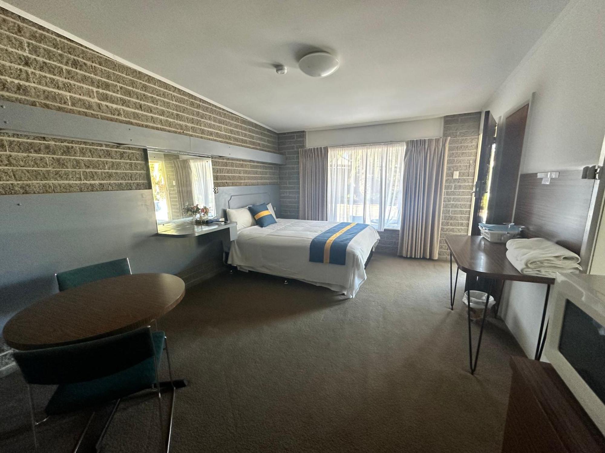 The Shamrock Hotel Balranald Ngoại thất bức ảnh