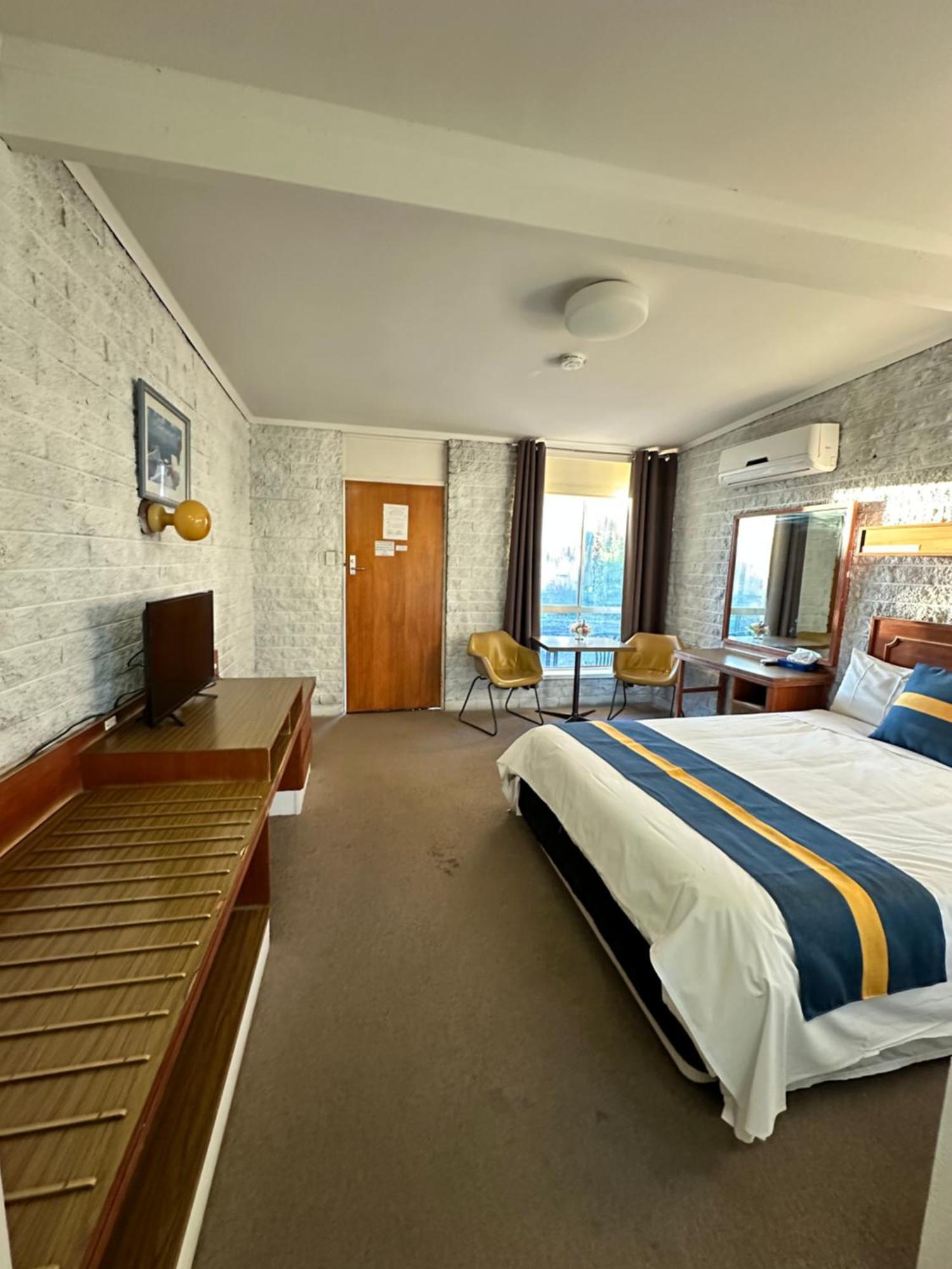 The Shamrock Hotel Balranald Ngoại thất bức ảnh