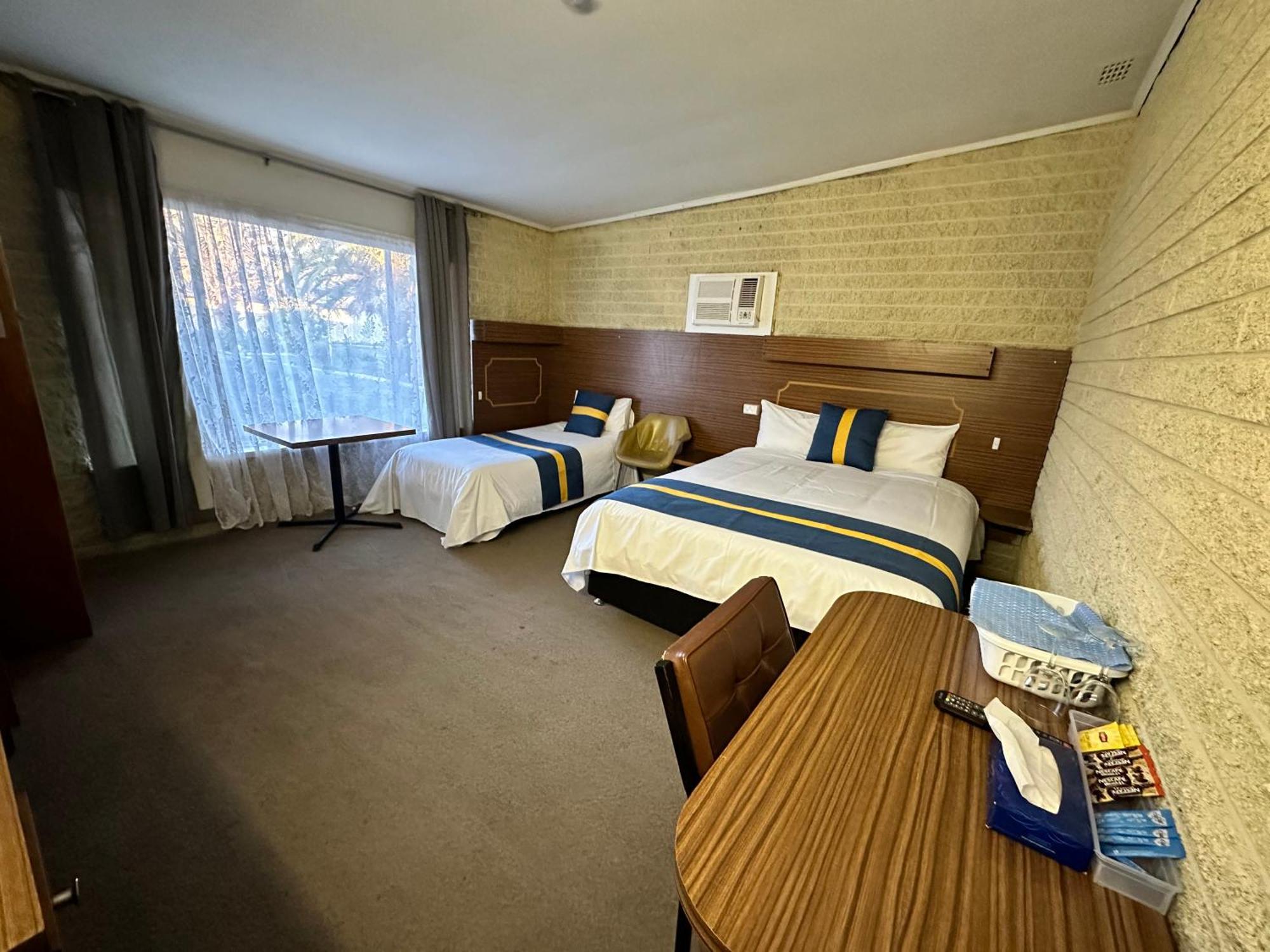 The Shamrock Hotel Balranald Ngoại thất bức ảnh